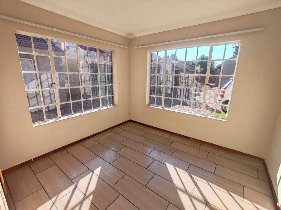 2 Bedroom Property for Sale in Potchefstroom North West